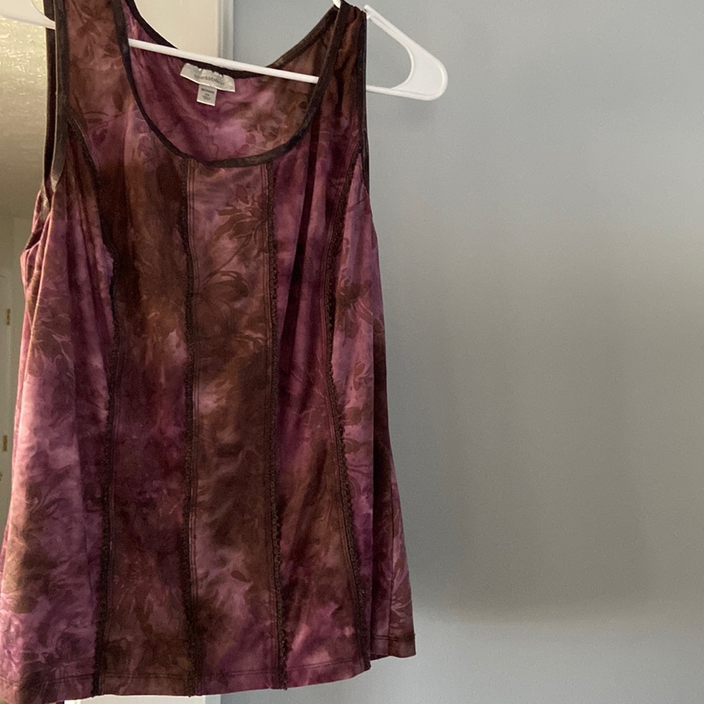 Sleeveless tank top